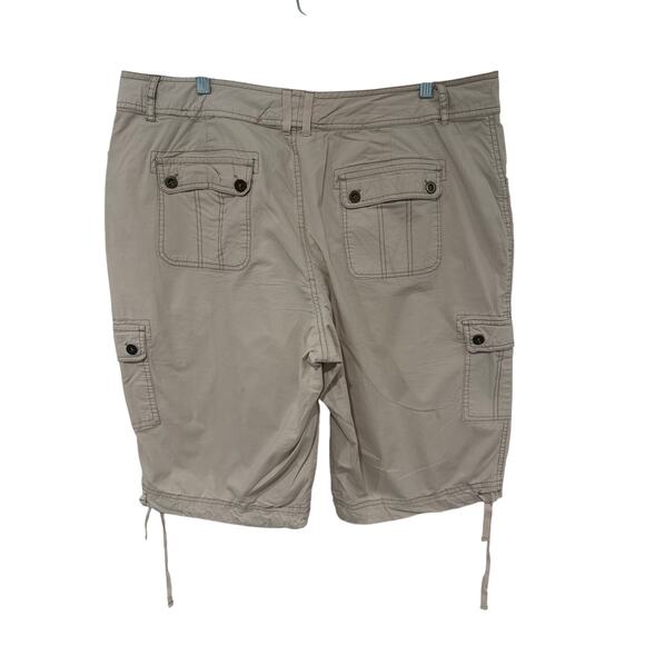 Dressbarn Women's Khaki Capri - Size: 16 - Picture 3 of 7